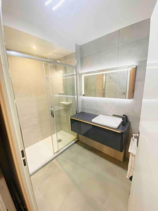 Luxueux T3 Piscine Et Vue Somptueuse Apartment Сет Екстериор снимка
